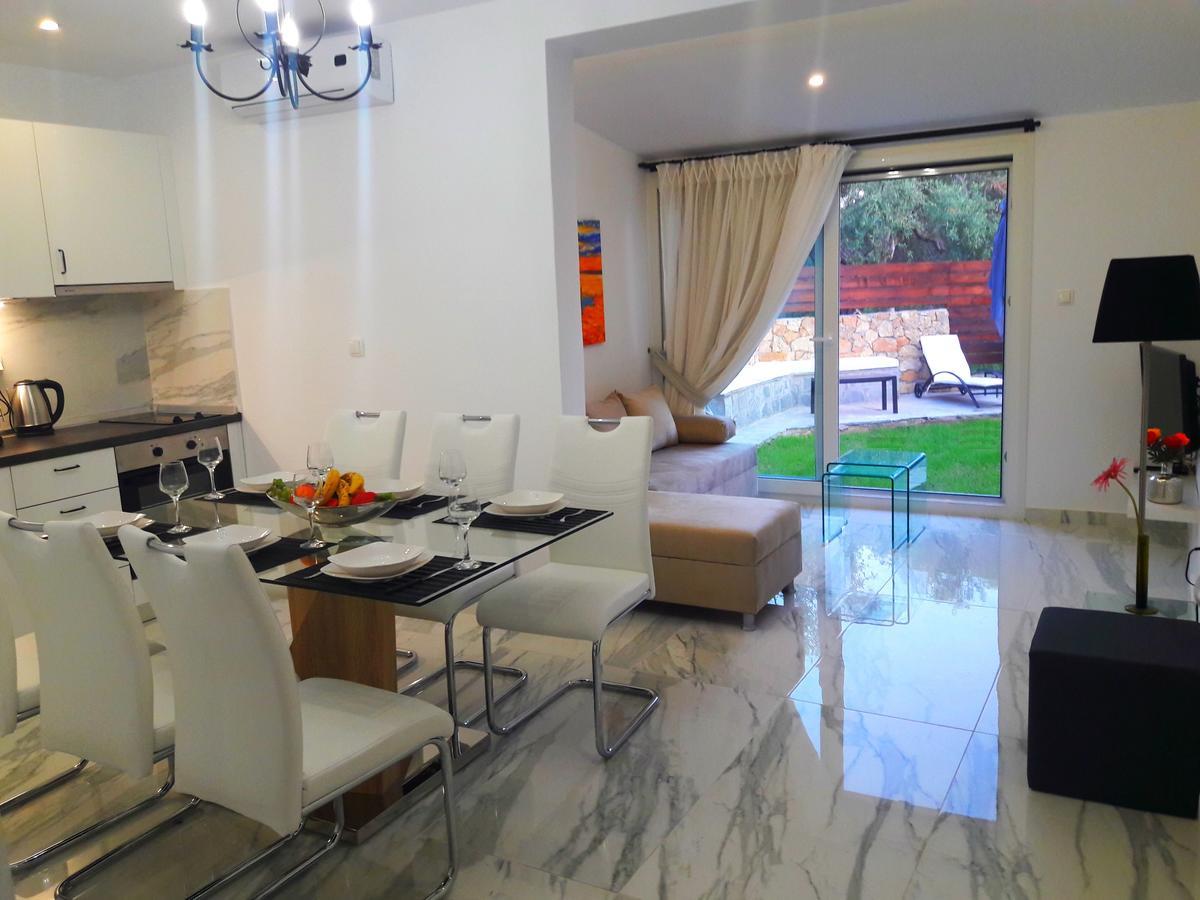 Salonikiou Beach Apartments & Villas Ájosz Nikólaosz Kültér fotó