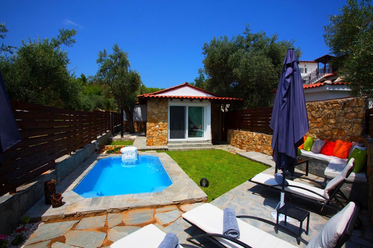 Salonikiou Beach Apartments & Villas Ájosz Nikólaosz Kültér fotó