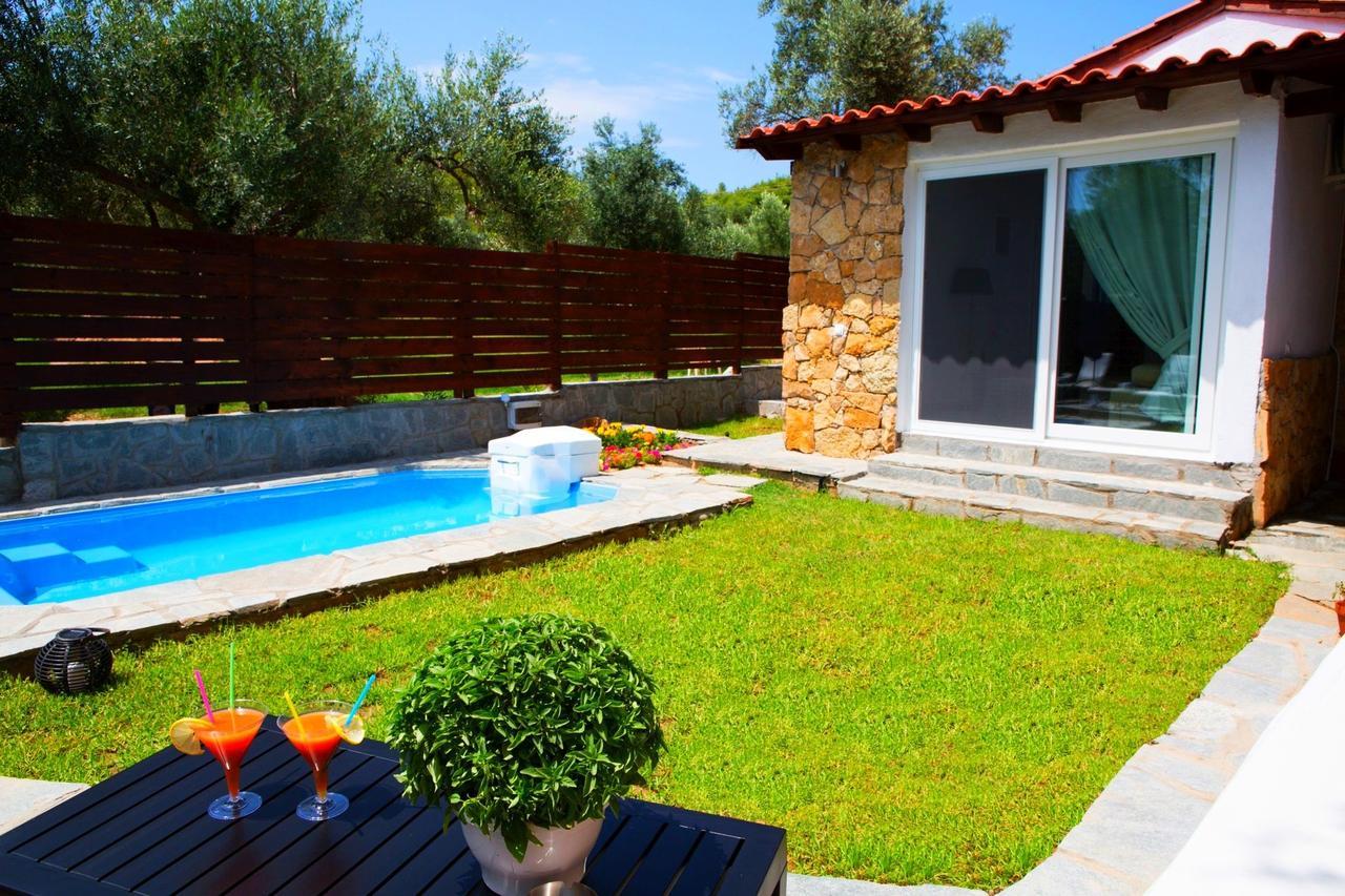 Salonikiou Beach Apartments & Villas Ájosz Nikólaosz Kültér fotó