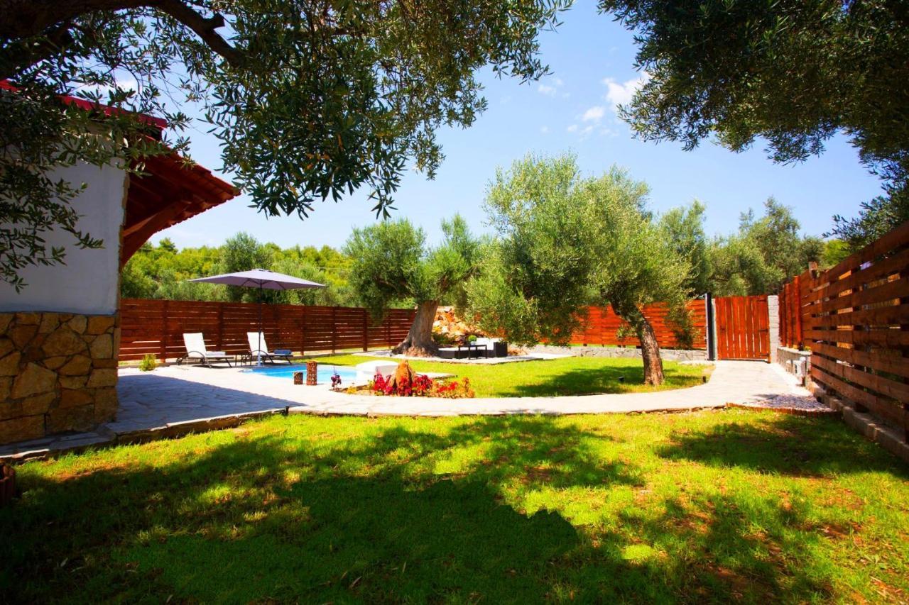 Salonikiou Beach Apartments & Villas Ájosz Nikólaosz Kültér fotó